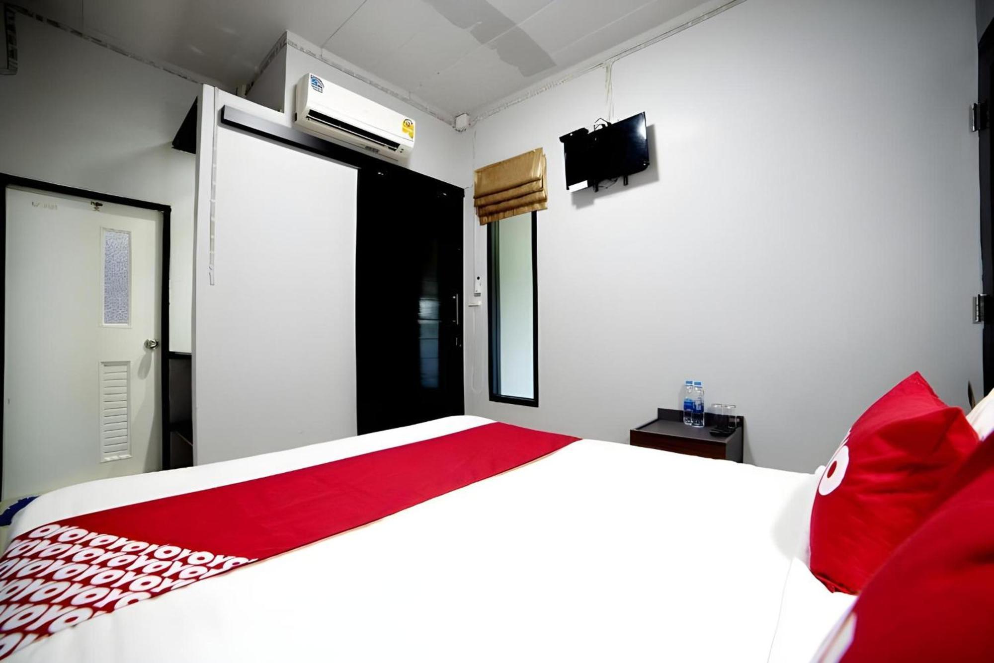 Oyo 465 Krung Kao Traveller Lodge Αγιουτάγια Εξωτερικό φωτογραφία