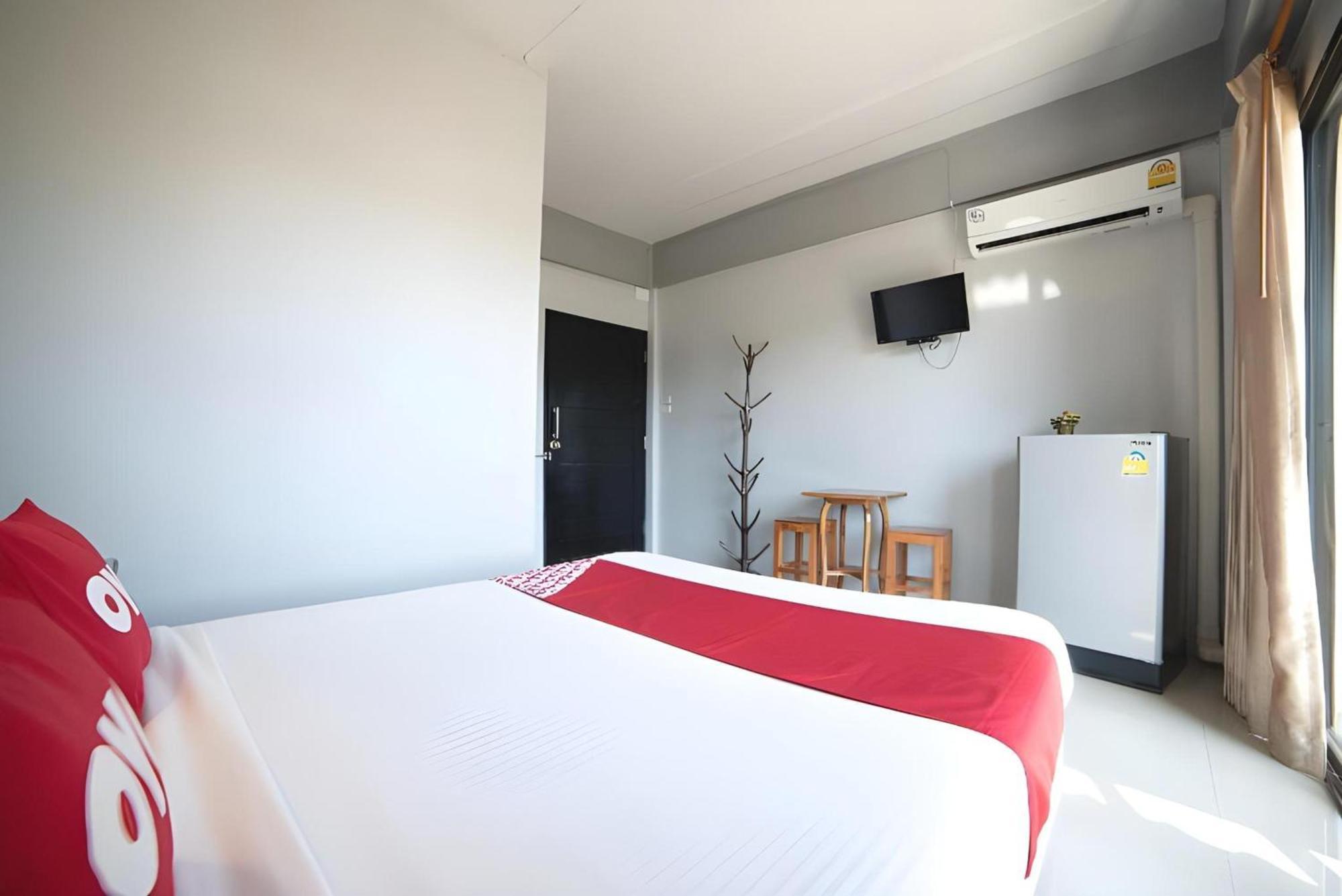 Oyo 465 Krung Kao Traveller Lodge Αγιουτάγια Εξωτερικό φωτογραφία