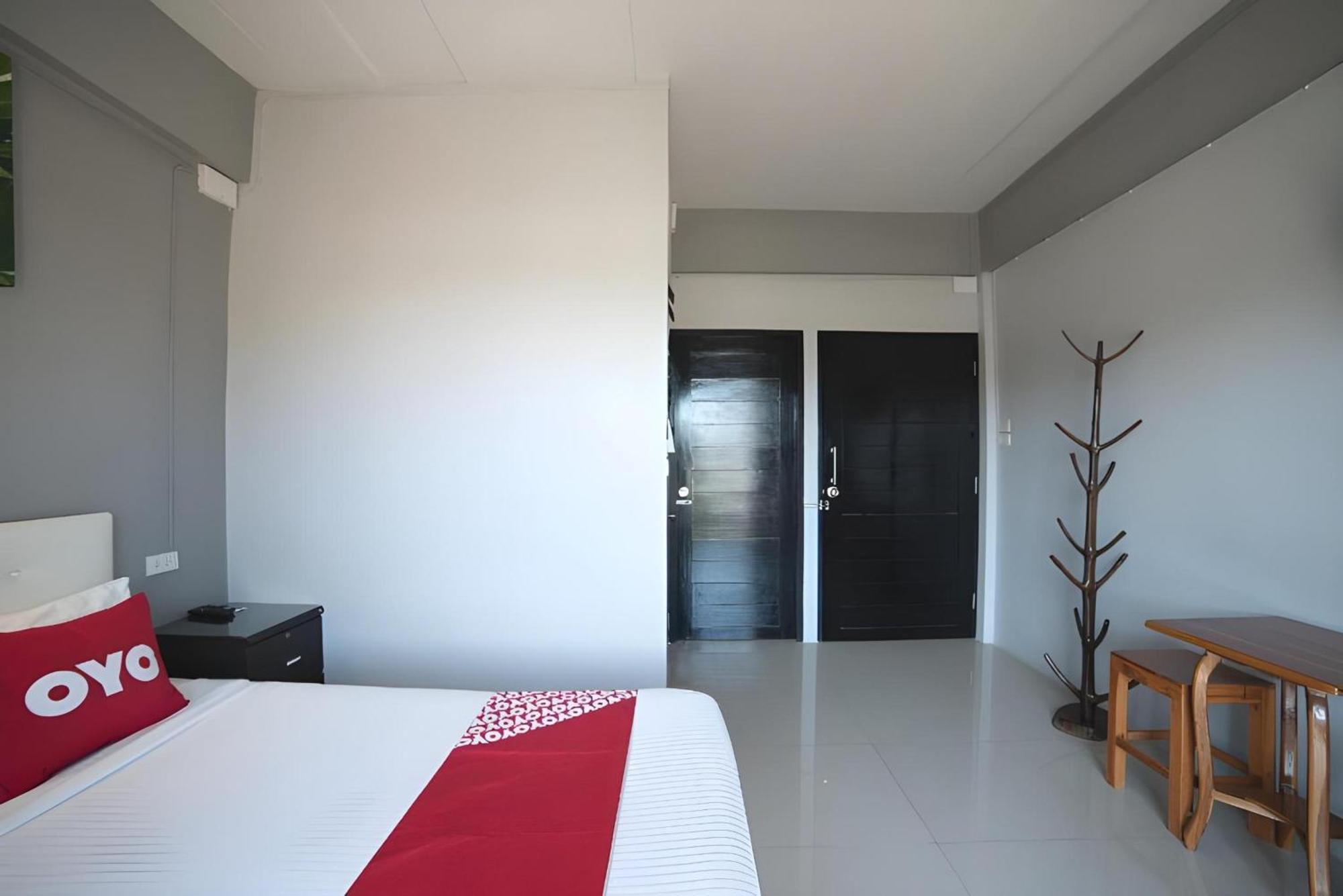 Oyo 465 Krung Kao Traveller Lodge Αγιουτάγια Εξωτερικό φωτογραφία