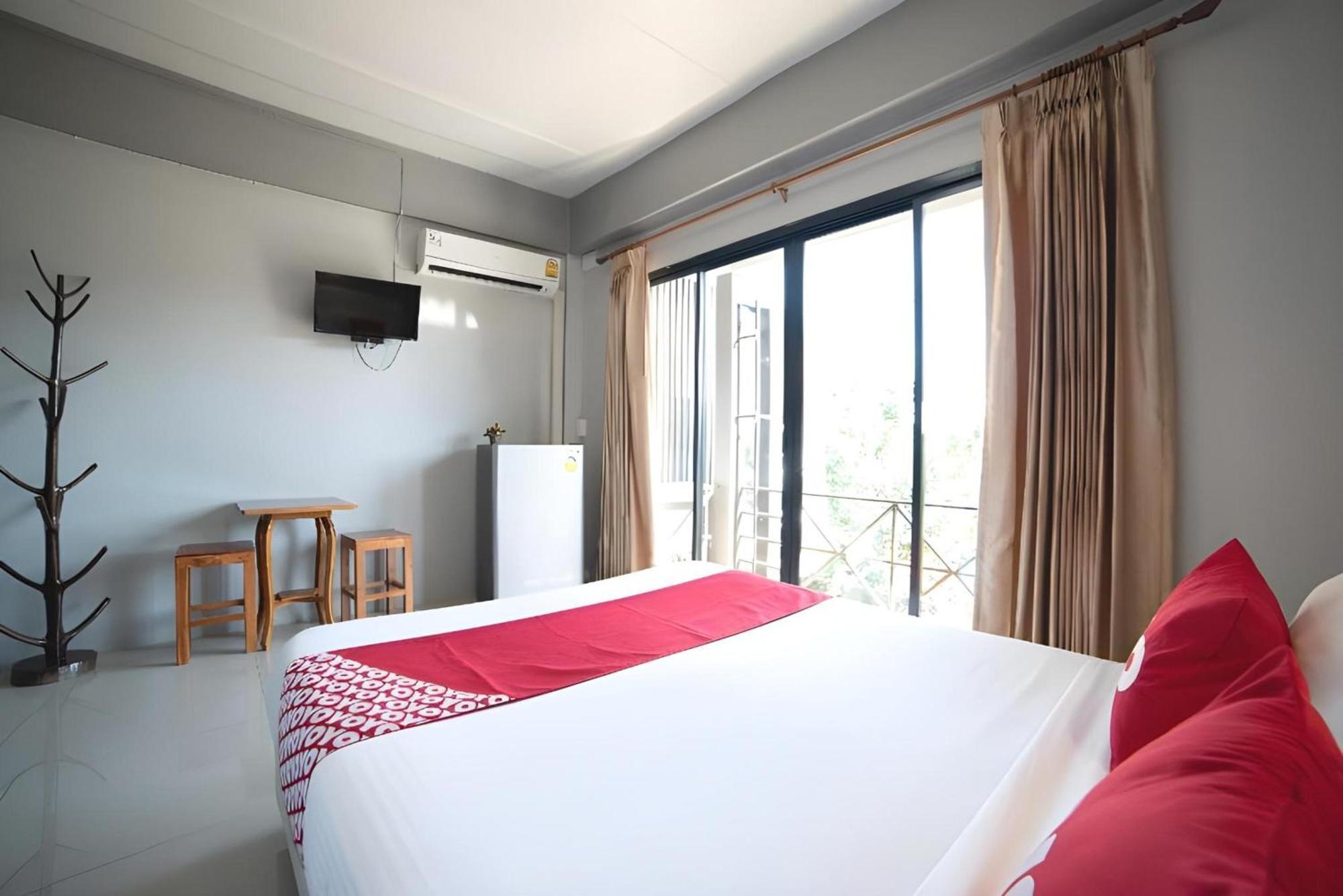 Oyo 465 Krung Kao Traveller Lodge Αγιουτάγια Εξωτερικό φωτογραφία