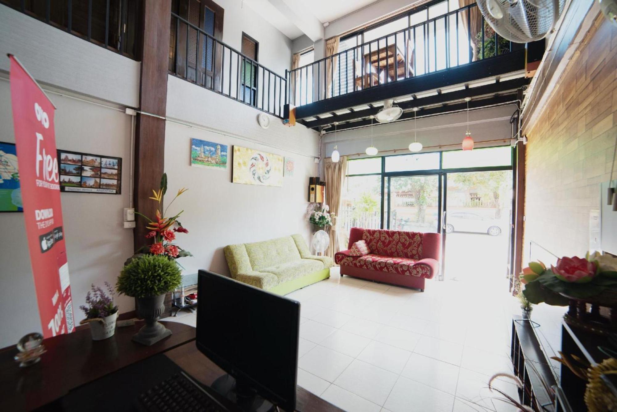 Oyo 465 Krung Kao Traveller Lodge Αγιουτάγια Εξωτερικό φωτογραφία